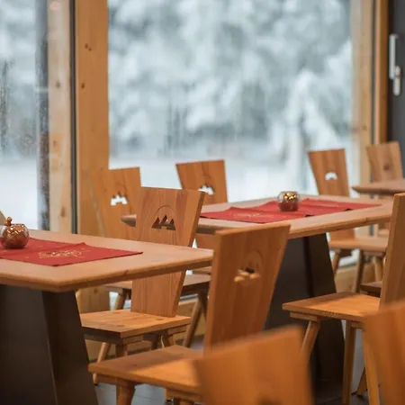 Hotel Lajnar 3*