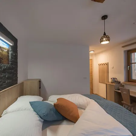 Hotel Lajnar