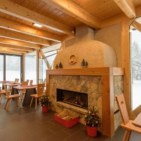 Lajnar Hotel 3*